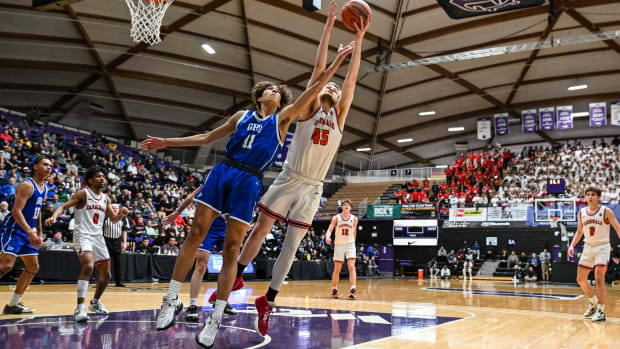 Lincoln Gresham 6A Oregon boys basketball quarterfinal Naji Saker -65